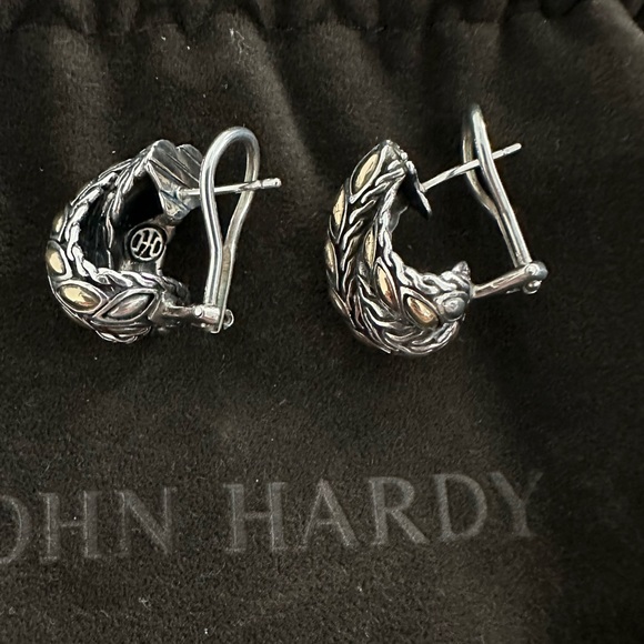 John Hardy silver and gold overlap leaf earrings - Picture 2 of 6